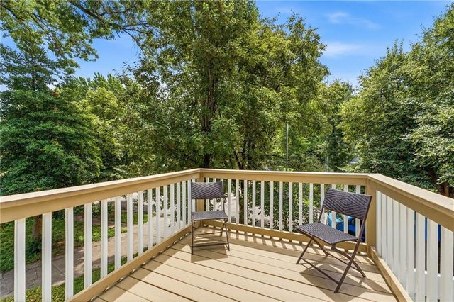430 E 63rd Terrace, Kansas City, MO 64110