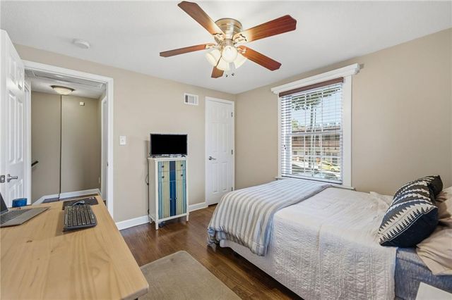 430 E 63rd Terrace, Kansas City, MO 64110