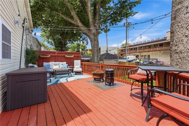 430 E 63rd Terrace, Kansas City, MO 64110