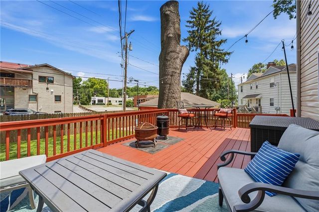 430 E 63rd Terrace, Kansas City, MO 64110