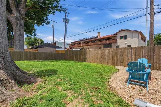 430 E 63rd Terrace, Kansas City, MO 64110