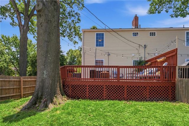 430 E 63rd Terrace, Kansas City, MO 64110