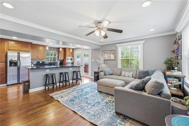 430 E 63rd Terrace, Kansas City, MO 64110