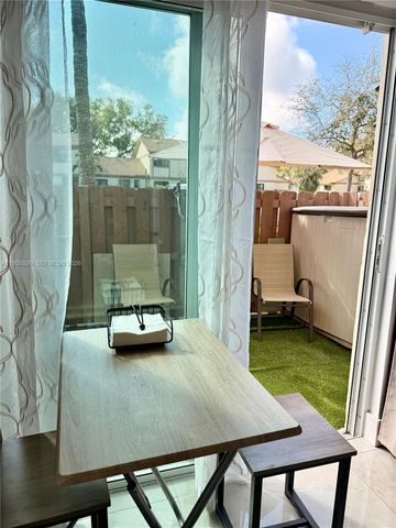 10625 NW 30th Pl 1, Sunrise, FL 33322