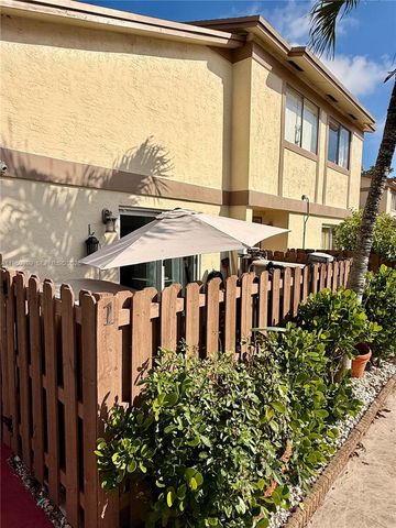 10625 NW 30th Pl 1, Sunrise, FL 33322