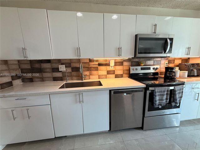 10625 NW 30th Pl 1, Sunrise, FL 33322