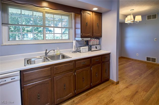 402 Highlawn Drive, Ripley, WV 25271