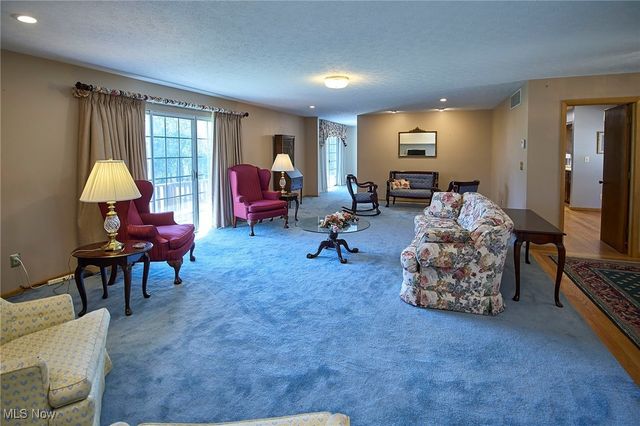 402 Highlawn Drive, Ripley, WV 25271