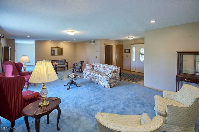 402 Highlawn Drive, Ripley, WV 25271