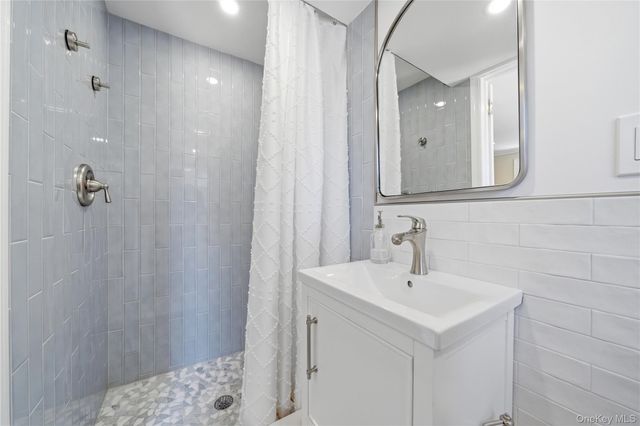 204 Violet Street, Massapequa Park, NY 11762