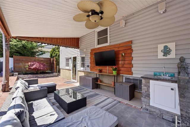 204 Violet Street, Massapequa Park, NY 11762