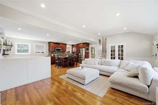 204 Violet Street, Massapequa Park, NY 11762