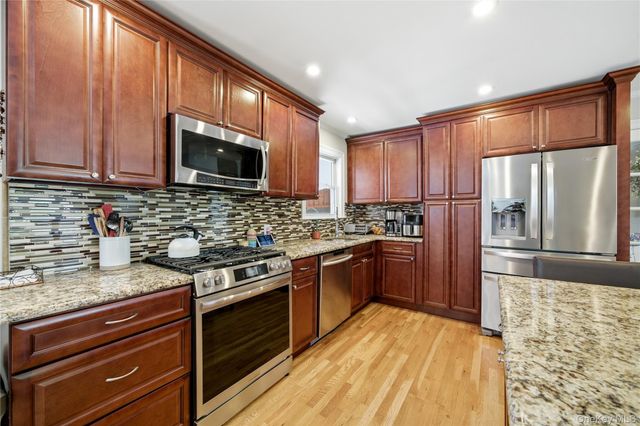 204 Violet Street, Massapequa Park, NY 11762
