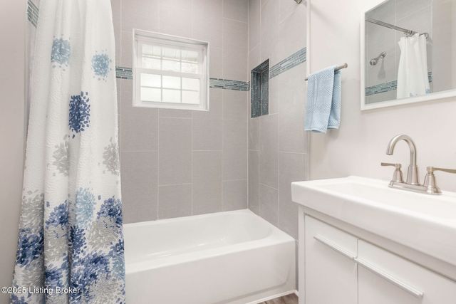 1052 CECIL Ave, Louisville, KY 40211