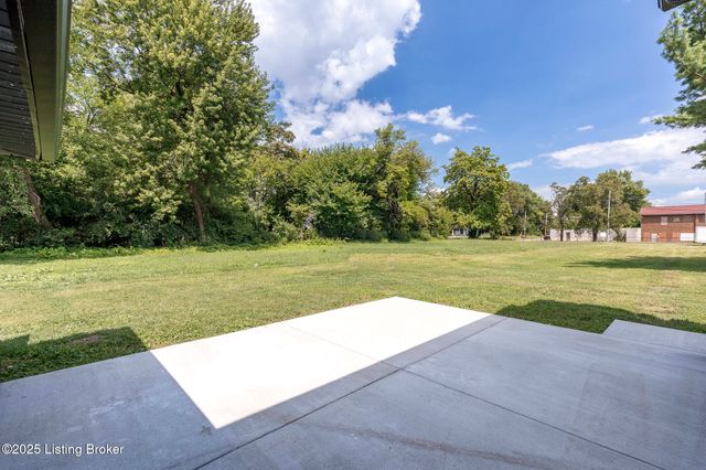 1052 CECIL Ave, Louisville, KY 40211