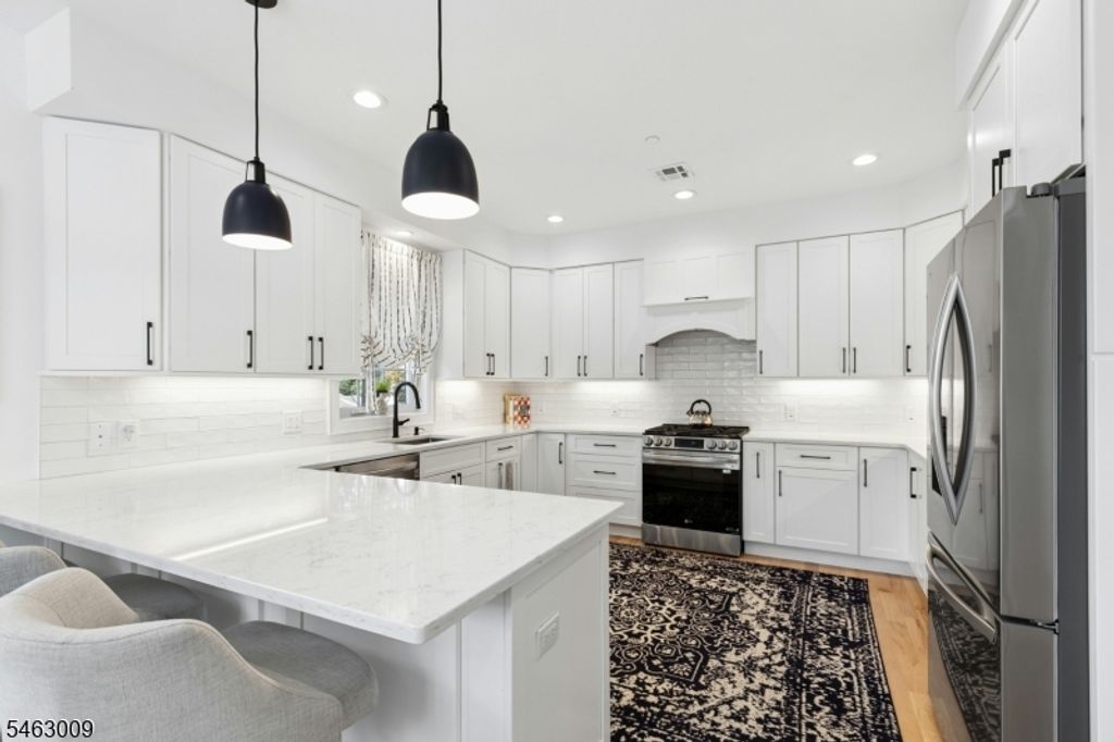 484 4Th Ave 1, Garwood Boro, NJ 07027 — photo 2