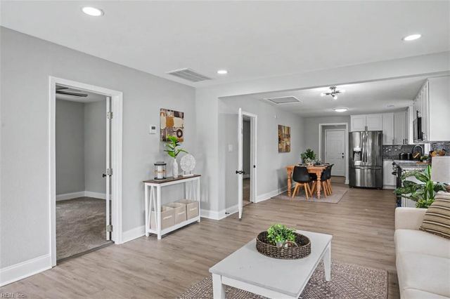 905 Butt ST, Chesapeake, VA 23324
