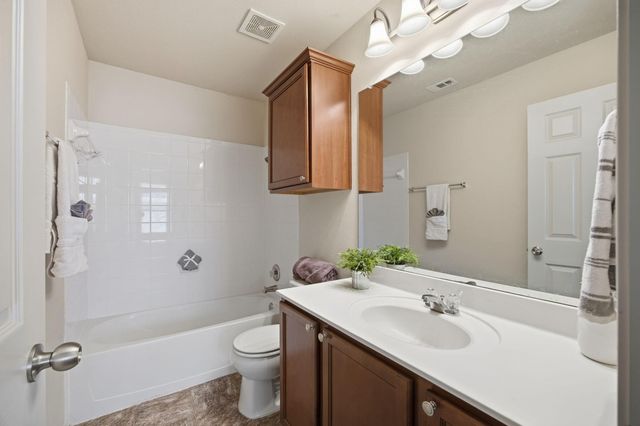 408 Azurite DR, Jarrell, TX 76537