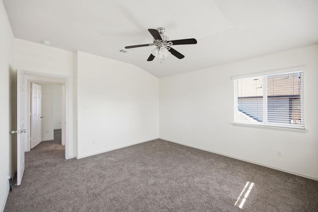 408 Azurite DR, Jarrell, TX 76537