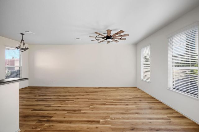 408 Azurite DR, Jarrell, TX 76537