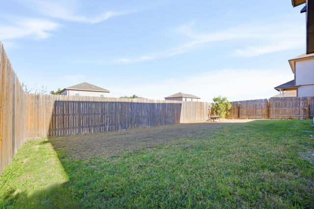 408 Azurite DR, Jarrell, TX 76537