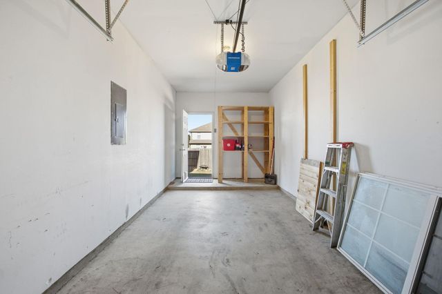 408 Azurite DR, Jarrell, TX 76537