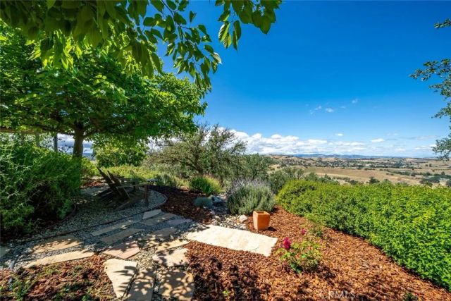 5650 El Pharo Drive, Paso Robles, CA 93446