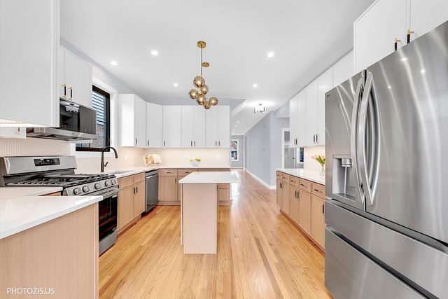 3625 N Nora Avenue, Chicago, IL 60634