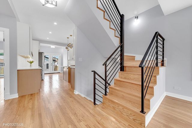 3625 N Nora Avenue, Chicago, IL 60634