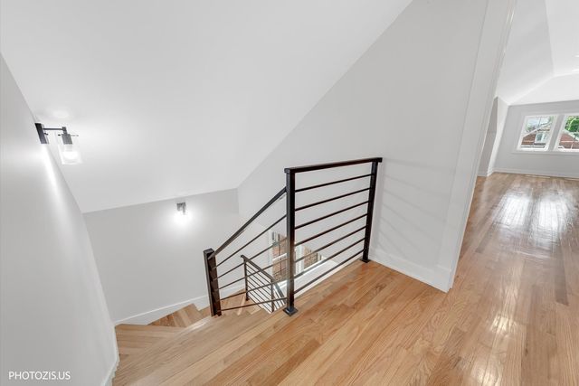 3625 N Nora Avenue, Chicago, IL 60634