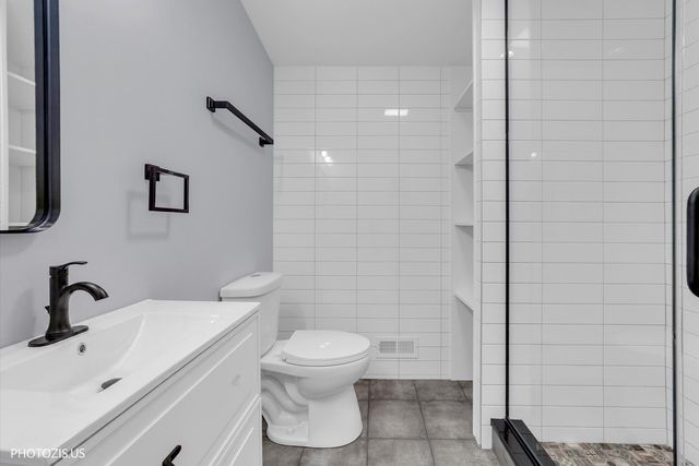 3625 N Nora Avenue, Chicago, IL 60634