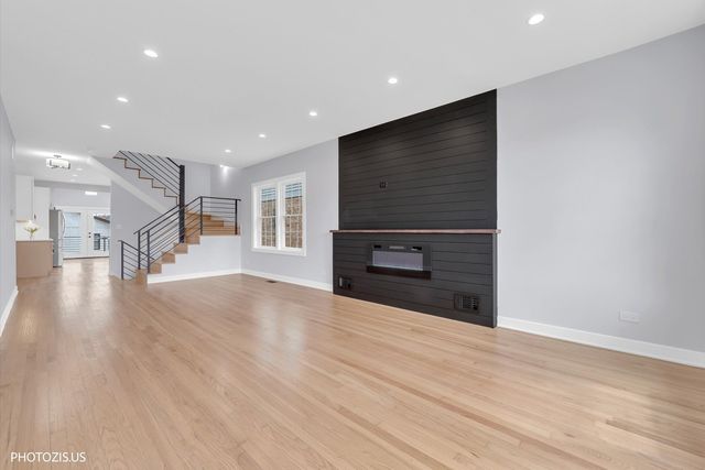3625 N Nora Avenue, Chicago, IL 60634