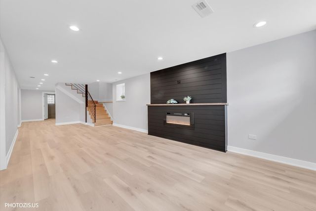 3625 N Nora Avenue, Chicago, IL 60634