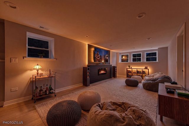 3625 N Nora Avenue, Chicago, IL 60634