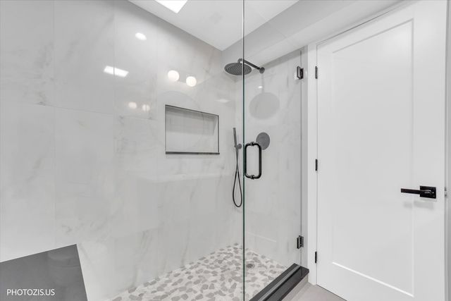 3625 N Nora Avenue, Chicago, IL 60634