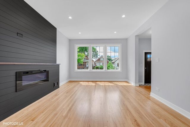 3625 N Nora Avenue, Chicago, IL 60634