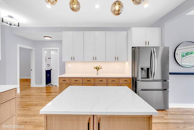 3625 N Nora Avenue, Chicago, IL 60634