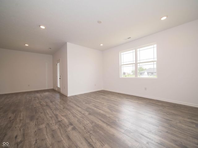 915 Saddlebrook Farms Boulevard, Whiteland, IN 46184