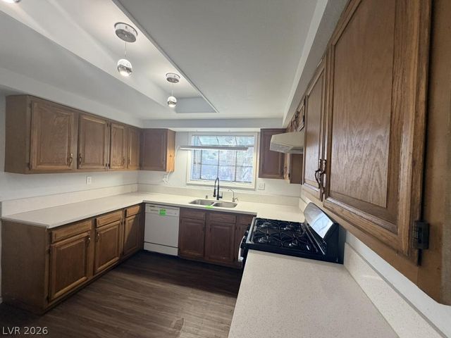 3940 Edgemoor Way, Las Vegas, NV 89121