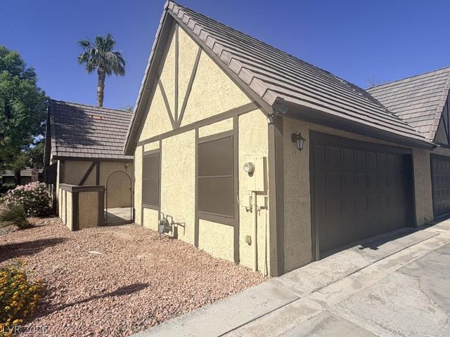 3940 Edgemoor Way, Las Vegas, NV 89121