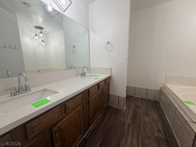 3940 Edgemoor Way, Las Vegas, NV 89121