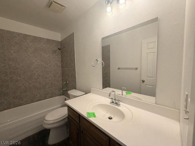3940 Edgemoor Way, Las Vegas, NV 89121