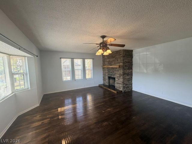3940 Edgemoor Way, Las Vegas, NV 89121