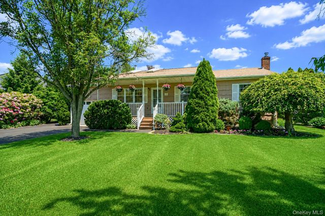 100 Donna Drive, Baiting Hollow, NY 11933