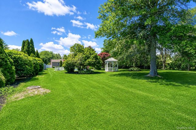 100 Donna Drive, Baiting Hollow, NY 11933