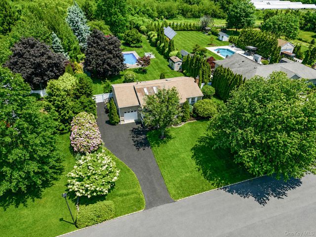 100 Donna Drive, Baiting Hollow, NY 11933