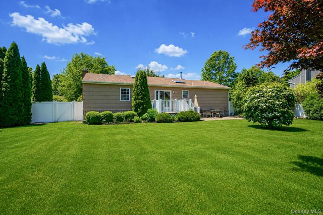 100 Donna Drive, Baiting Hollow, NY 11933
