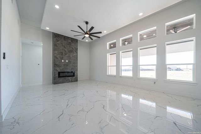 999 County Road 319, La Vernia, TX 78121