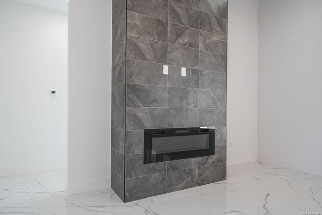 999 County Road 319, La Vernia, TX 78121