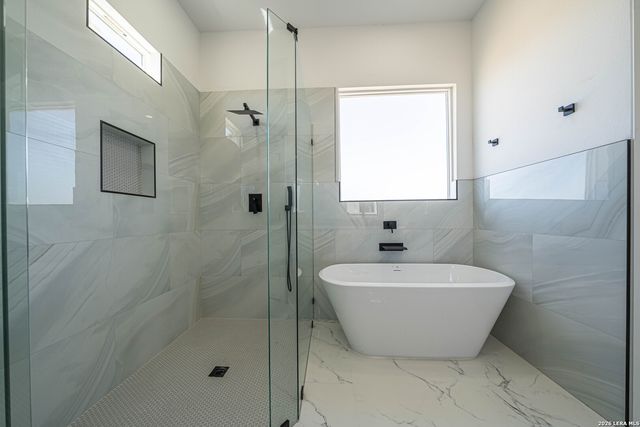 999 County Road 319, La Vernia, TX 78121